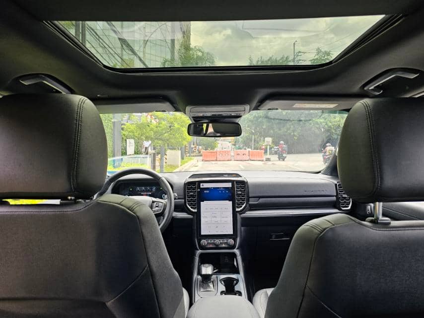 SUNROOF makes for an airy atmosphere.