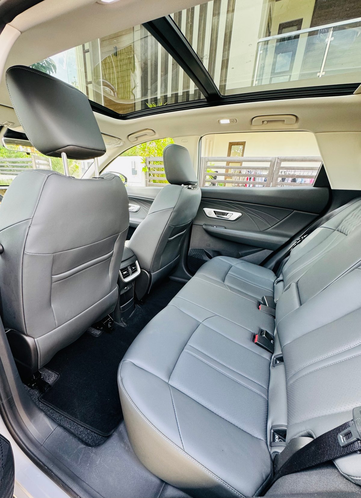 DELUXE interior.