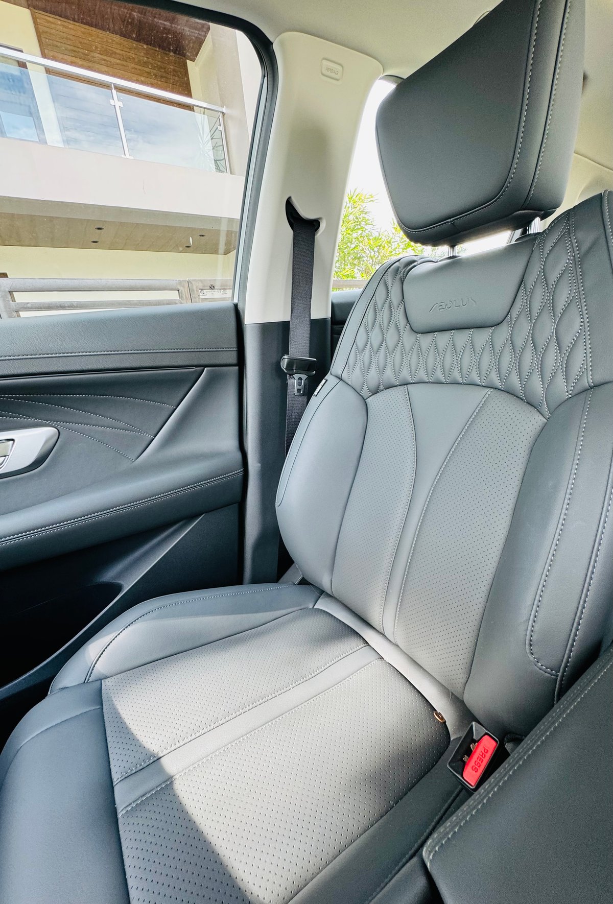 LEATHER seats.