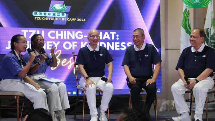 DURING a talk show segment of the youth camp, Tzu Chi youth volunteers ask questions on how the organization started its charity work in Ormoc from senior volunteers (from right) Julian Tong, Tzu Chi Philippines deputy CEO Alfredo Li and Ferdinand Dy.