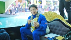 CARLOS YULO GETS A GRAND WELCOME AT MCKINLEY HILL