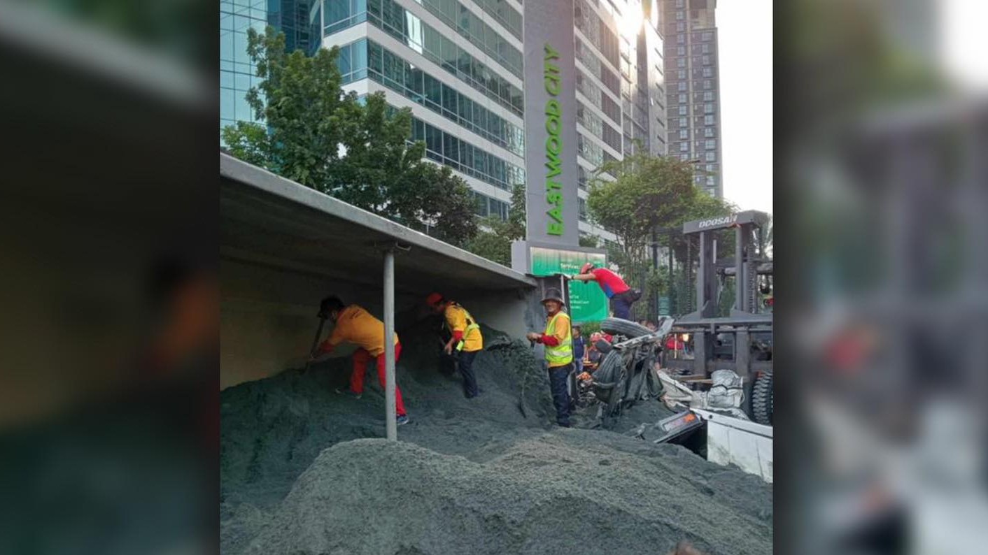 QC road mishap injures 15
