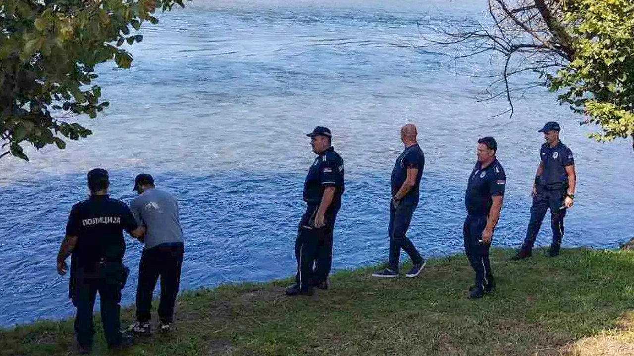 Nine dead after migrant boat capsizes on Serbia-Bosnia border