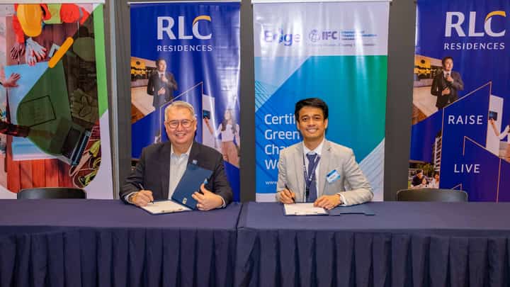 RLC Residences senior vice president and business unit general manager John Richard Sotelo (left) with International Finance Corporation Country Lead (Climate Business) for the Philippines, Malaysia and the Pacific Angelo Tan at the ceremonial contract signing.