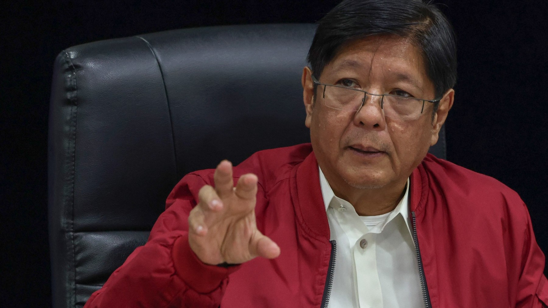 Marcos urges LGUs to conduct 'aggressive' info drive on disease prevention