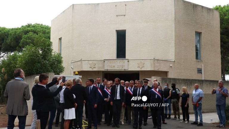 Terror investigation launched after arson attack on French synagogue injures officer