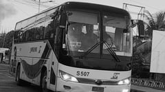 Bus, van collision claims 3