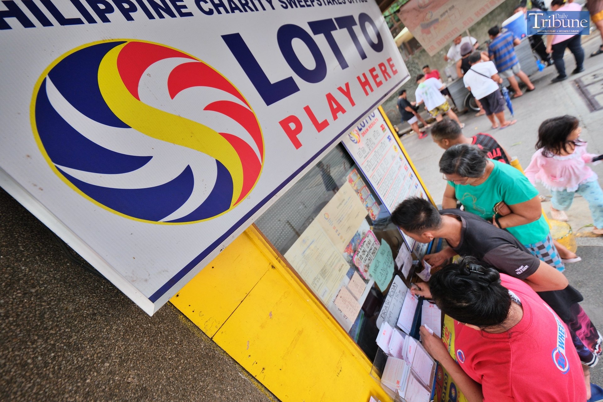 Public servant from Iloilo wins ₱18.4-million Superlotto 6/49 jackpot