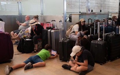 Airlines suspend Israel, Lebanon flights