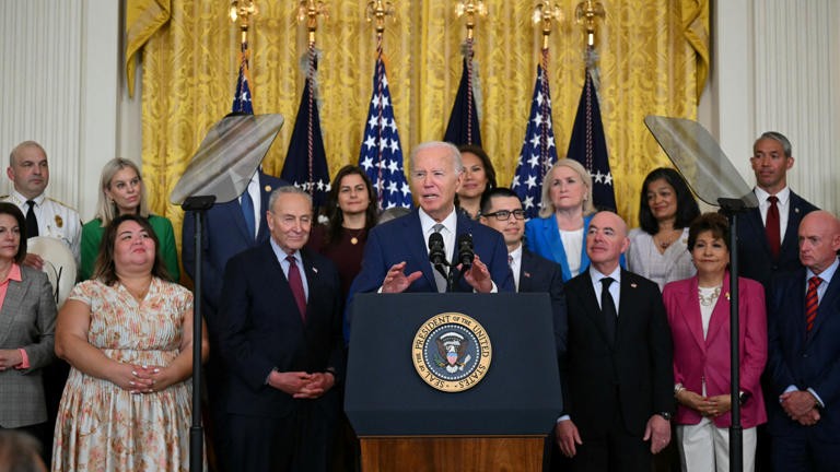 Judge suspends Biden immigration reform policy
