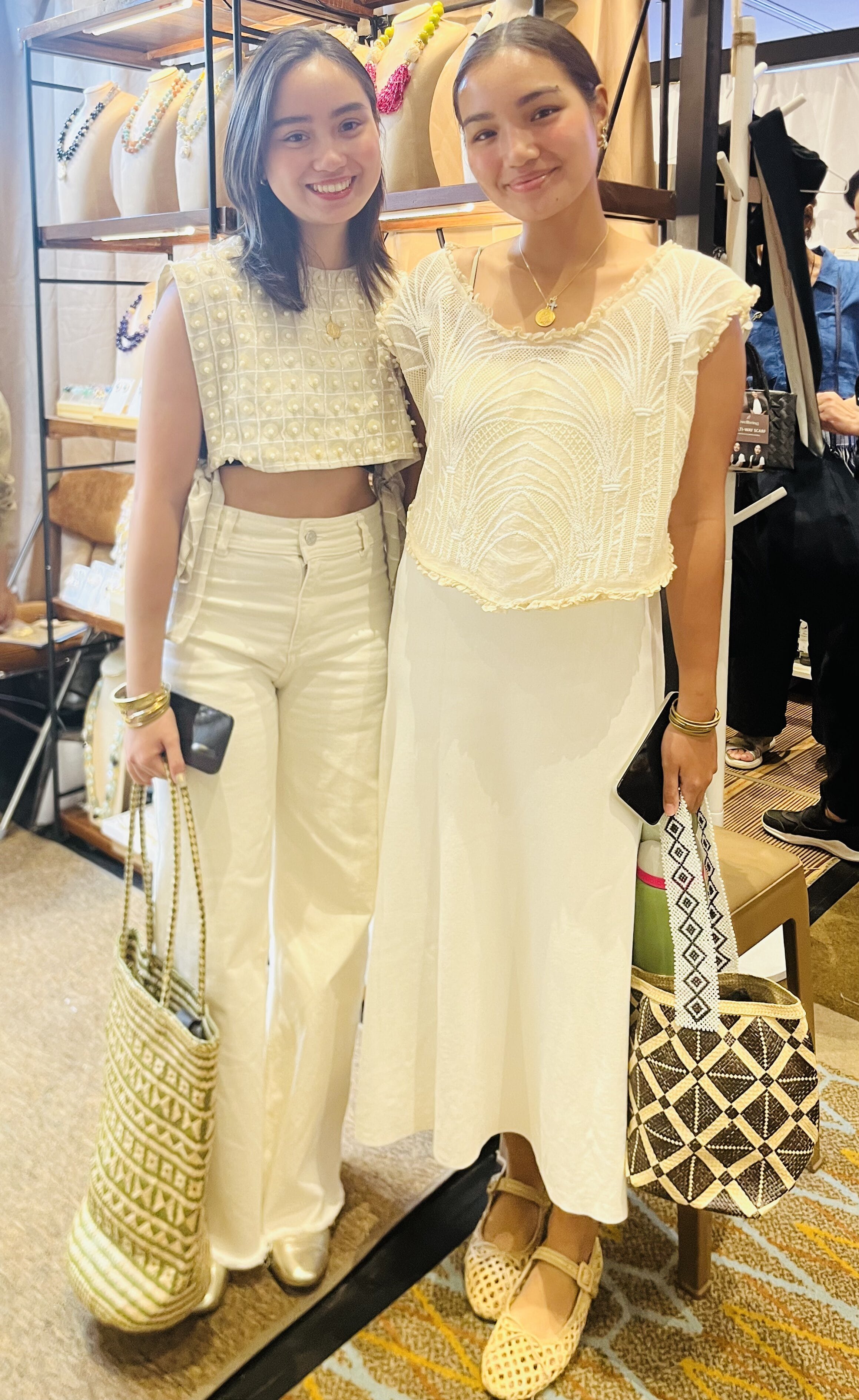 Bella and Tasha Mañosa Tanjutco.