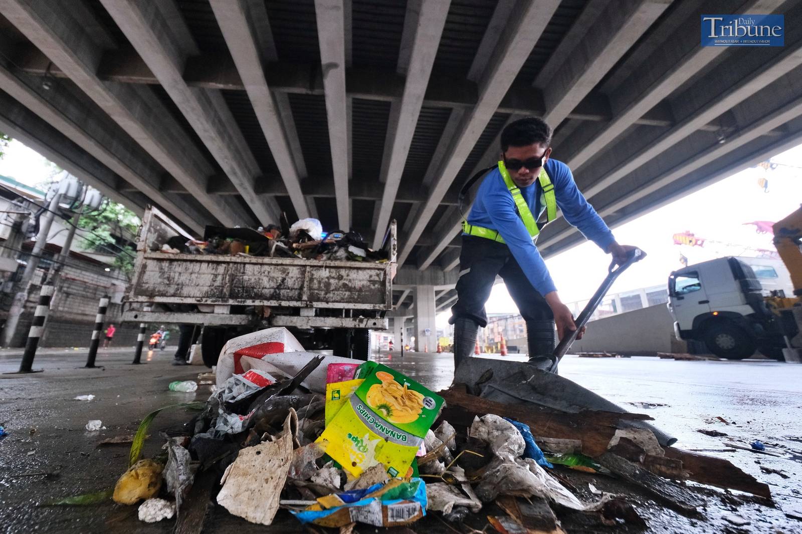 TRIBUNE-mencleaning