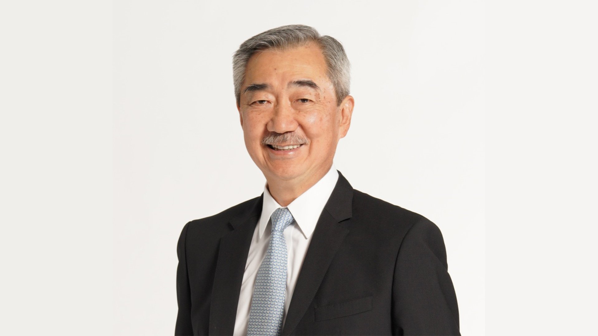 Anticipating the rise of online shopping as early as 2010, magnate Hans Sy initially encountered skepticism but swiftly pivoted SM’s strategy towards enriching the in-mall experience.