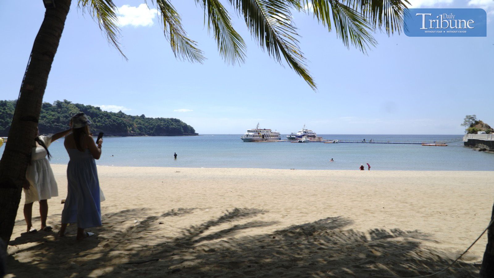 TRIBUNE-camayacoast-beach