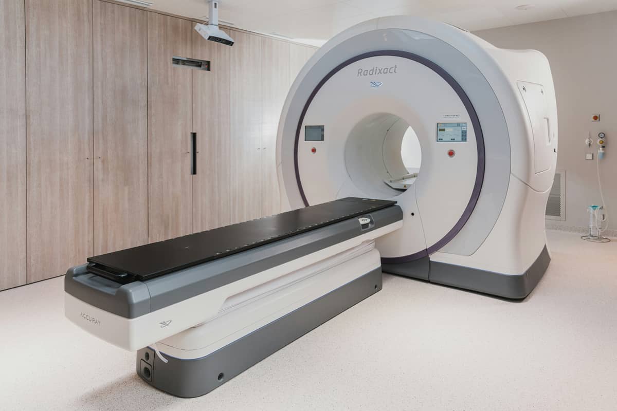 Diagnosing oncologic endocrinopathies involves a combination of clinical evaluation, biochemical tests and imaging studies, such as CT scans, MRIs and PET scans to locate primary tumors and assess their impact on endocrine glands.