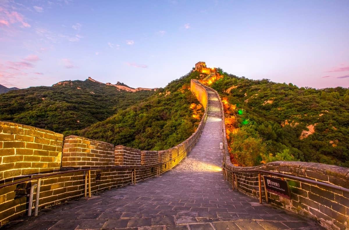 It took more than 2,000 years to construct the Great Wall and various materials were used to build it, including bricks, lime mortar, tamped earth, uncut stones and wood.