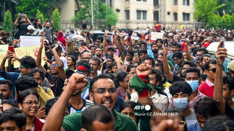 Bangladesh protests demand PM resign, army stands 'by the people'