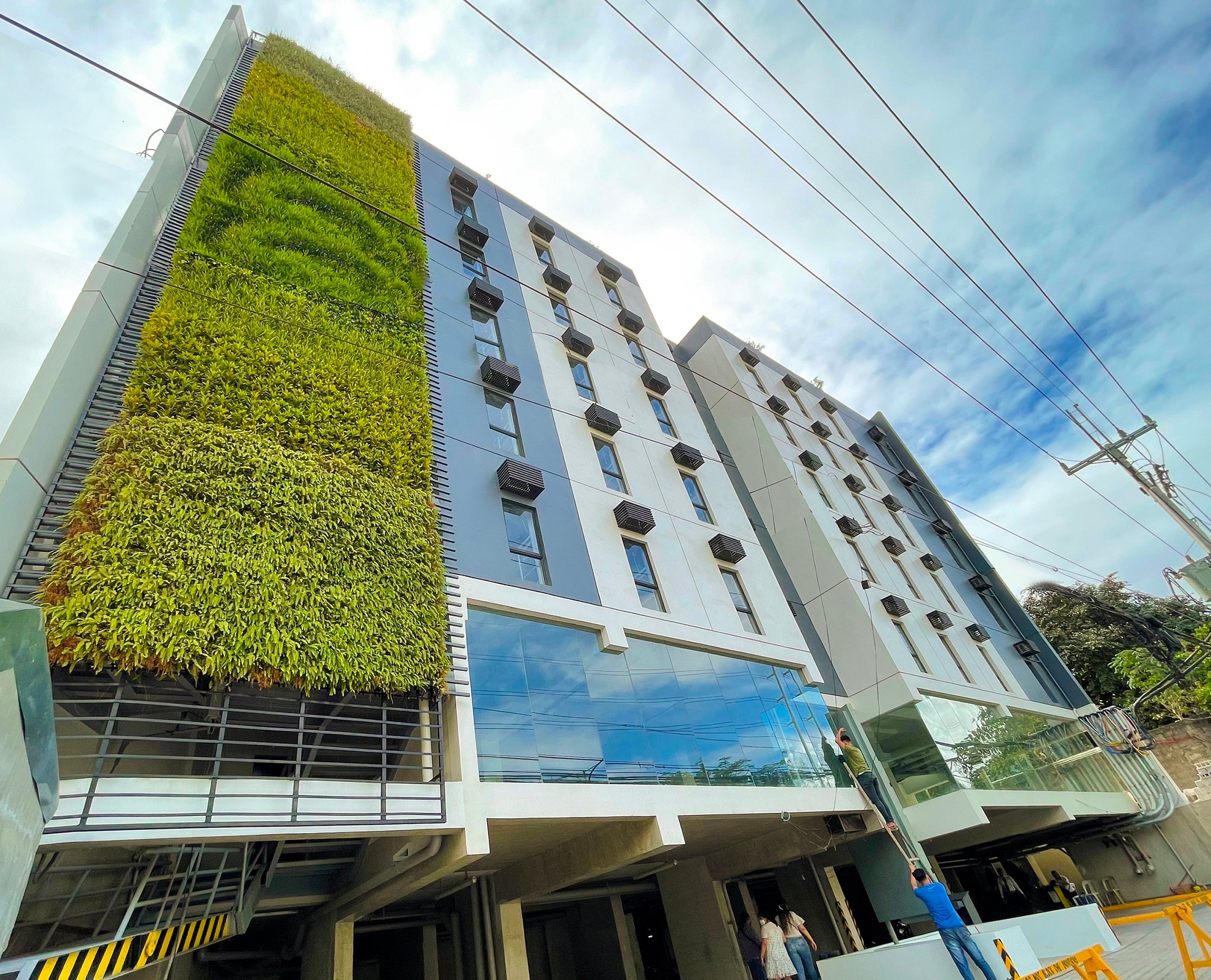 Urban dorm addresses young professionals’ housing needs