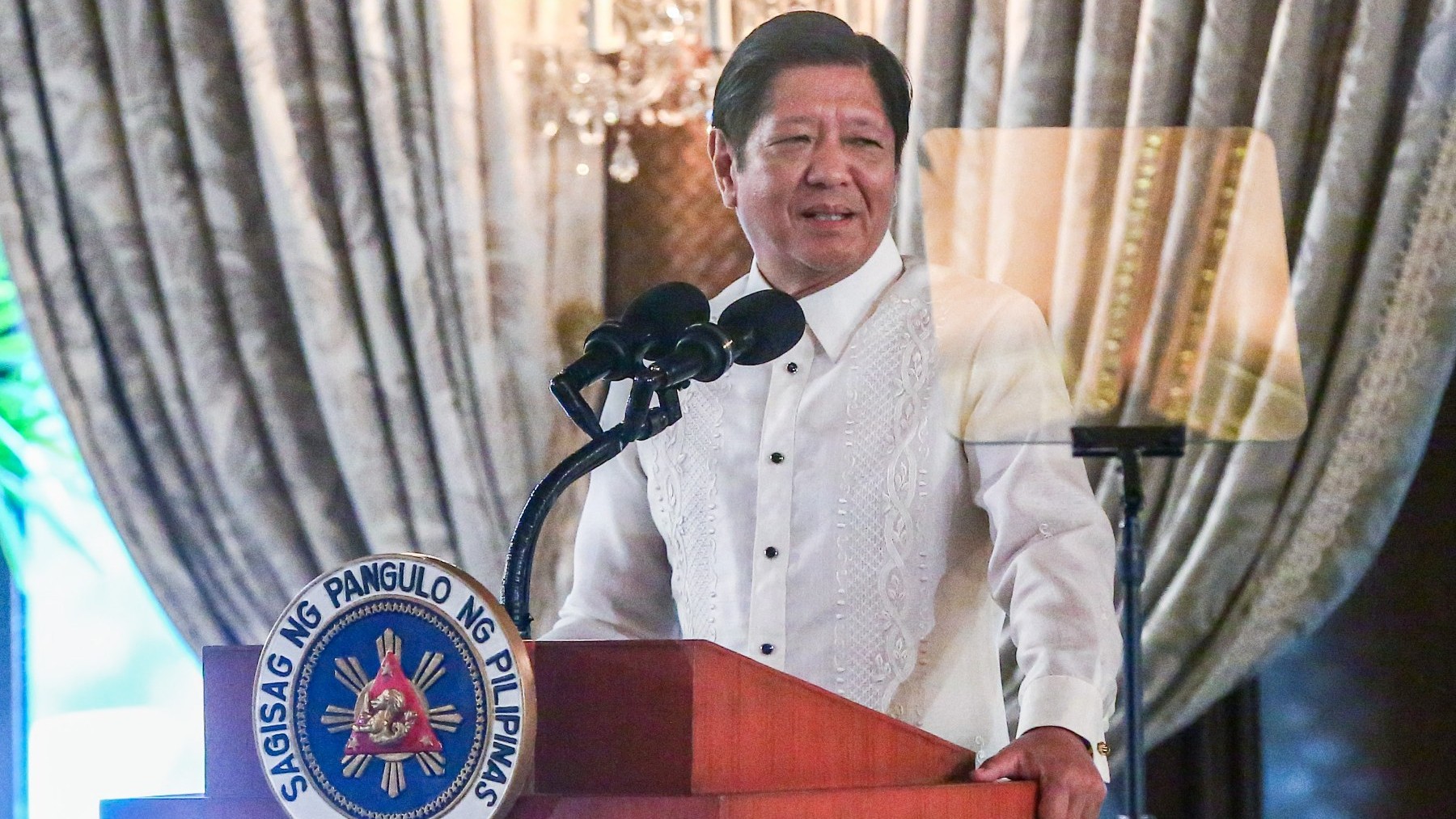 Marcos to civil servants: Reinvent bureaucracy