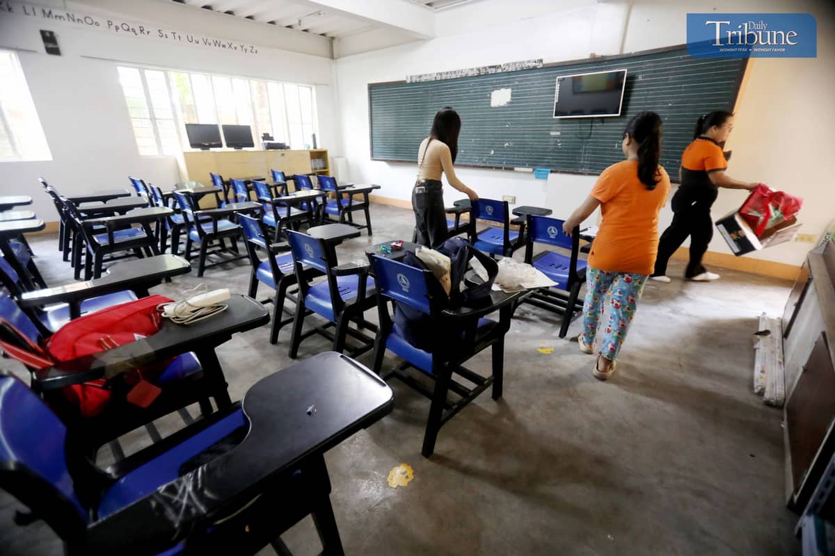 TRIBUNE-parents-in-classroom
