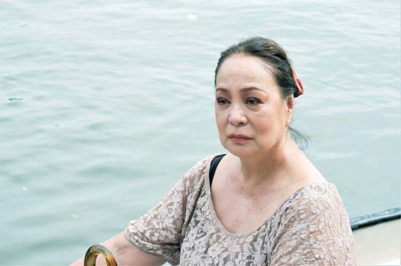 GLORIA Diaz as Dalena.