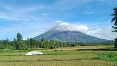 Phivolcs reports continued lava activity at Mayon 