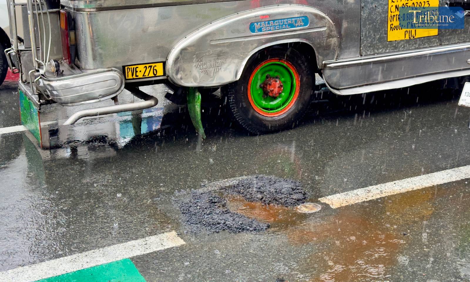TRIBUNE-jeepney-on-asphalt