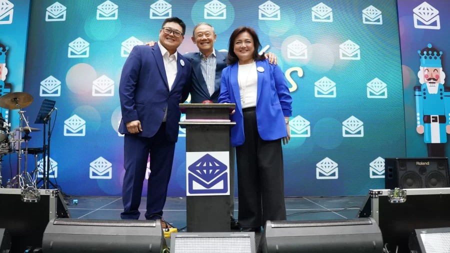 Metrobank rings in the season with Happy Holideals promo 
