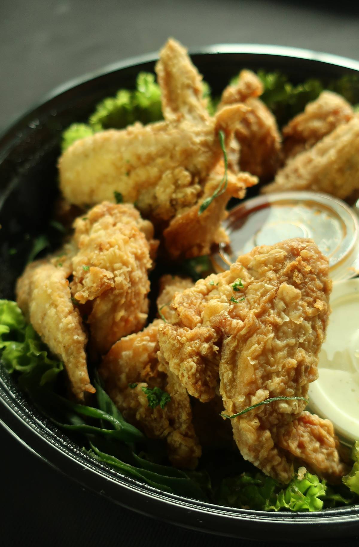 Fried Chicken Wings with 3 Kinds of Sauce
