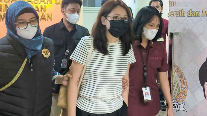 Alice Guo being led by authorities