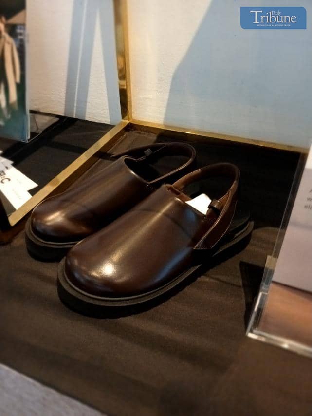 TRIBUNE-uniqlo