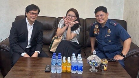 Abalos reacts to selfie with Guo 
