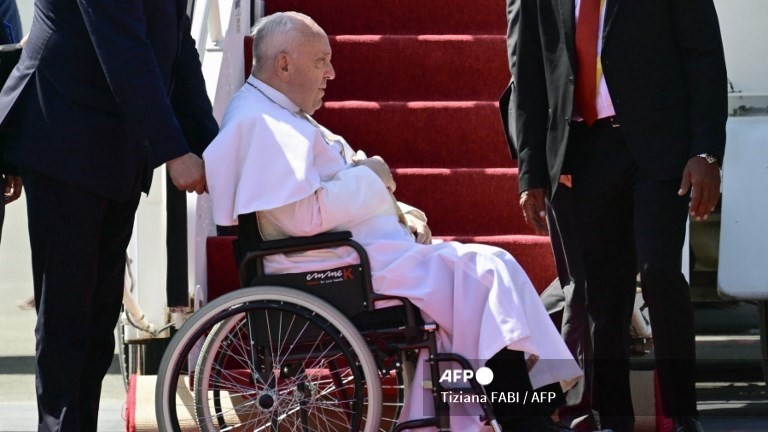 Use armed forces just for legitimate defense, says breathless pope