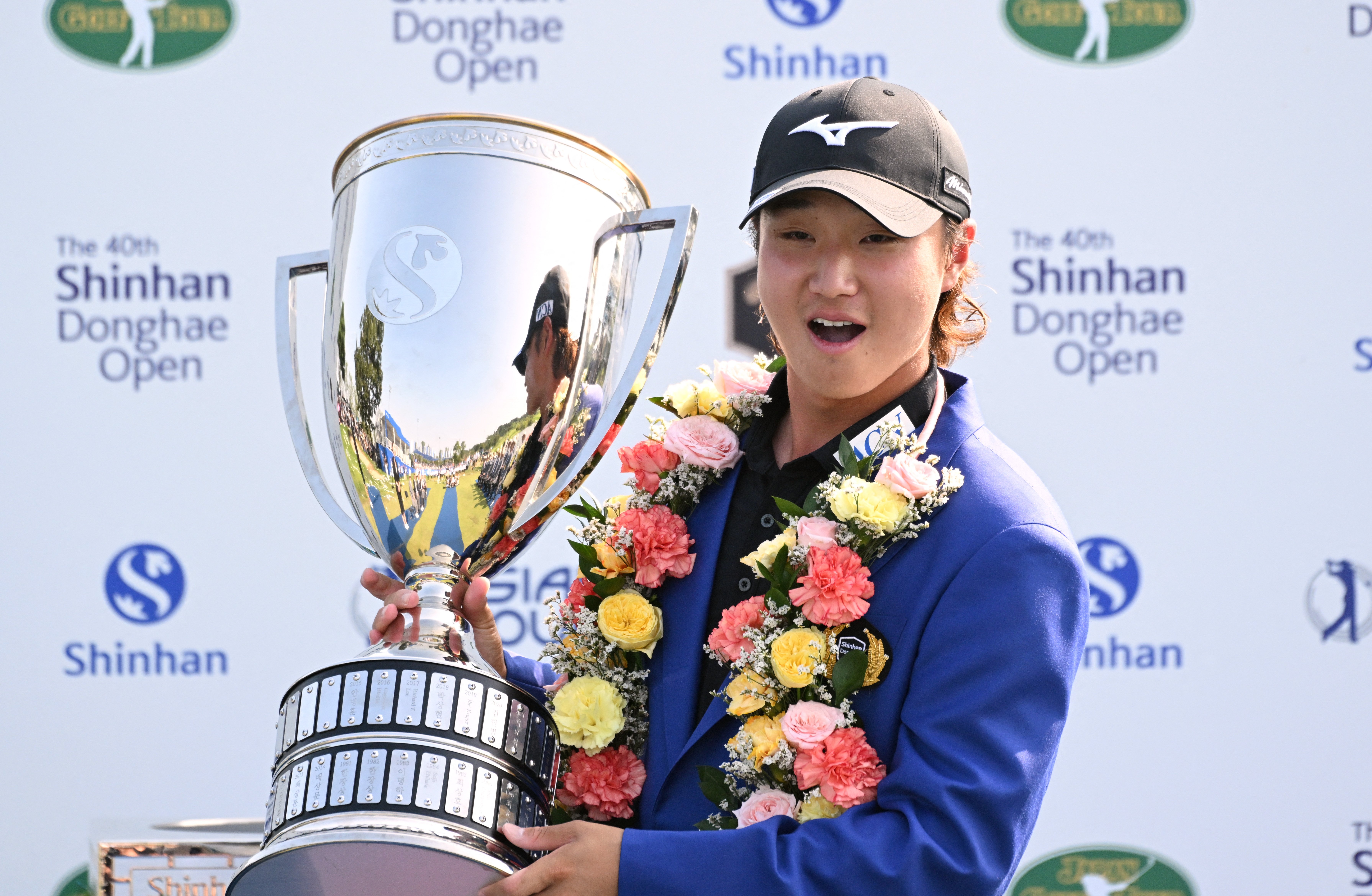 Red-hot Hirata rules Asian Tour