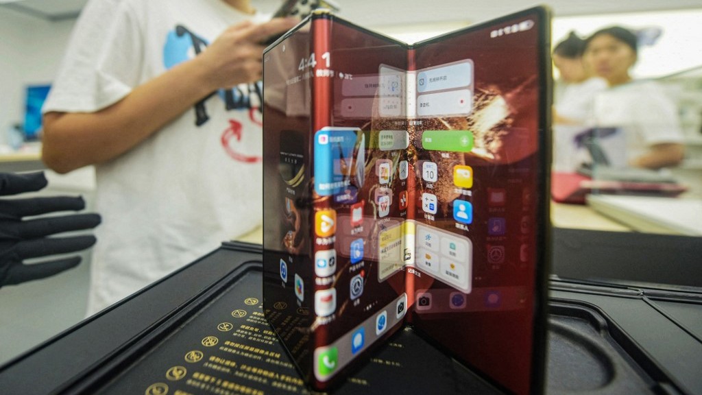 Huawei unveils triple-folding phone