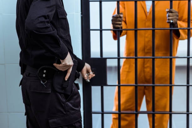 UK freeing 1,700 prisoners from overcrowded jails