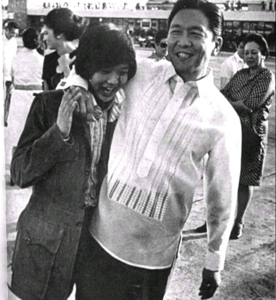 Treasured throwback In a 2015 post on X, President Ferdinand R. Marcos Jr. recalls this happy moment with his father, whose footsteps he would eventually follow as leader of the Philippines. His caption says, ‘Buo pa rin sa aking isipan ang mga araw na tayo’y nagtatawanan at nagku-kwentuhan. I miss you, Dad.’ Bongbong marked his father’s birth anniversary on Tuesday, 11 September, with a wreath-laying ceremony in Batac, Ilocos Norte.