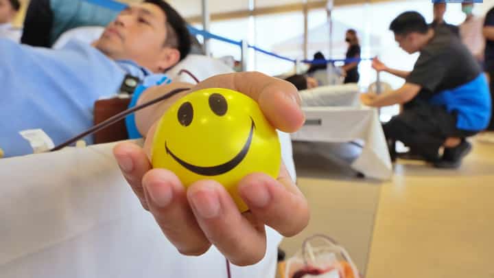 Blood donors flocked to the blood donation activity organized by Pag-IBIG Fund at their office in Mandaluyong City on Thursday, 12 September 2024.