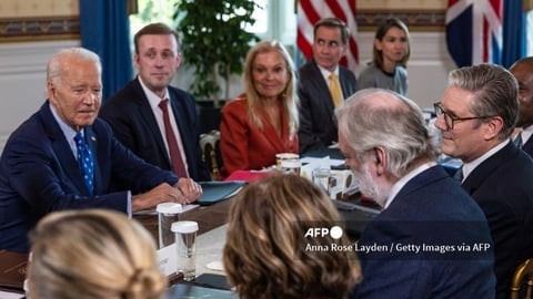Biden shrugs off Putin’s war threats amid missile tensions