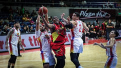 Beermen grab 3rd straight win behind Adams' 49