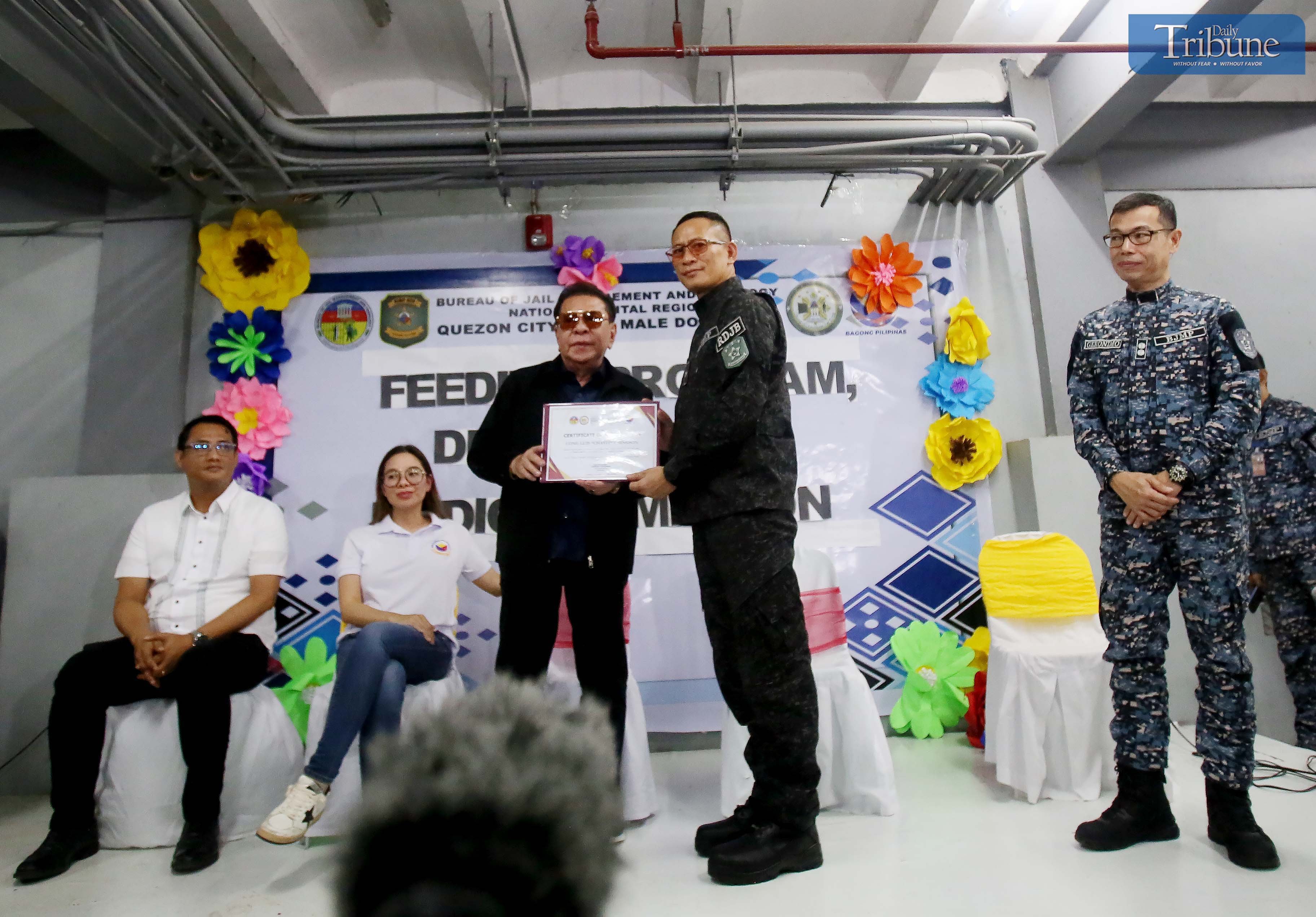 Chavit Singson visits PDLs