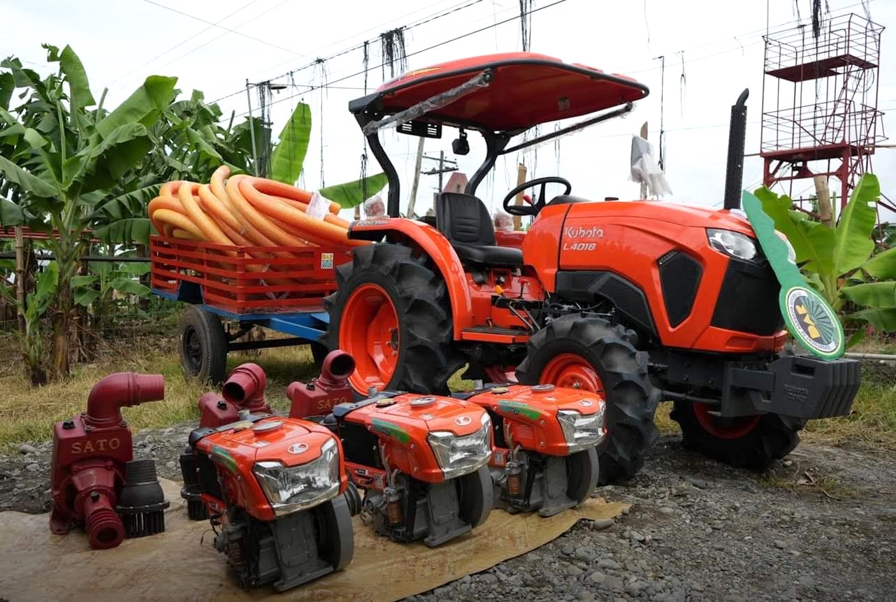 Sarangani coop receives P1.5-M farm machines 