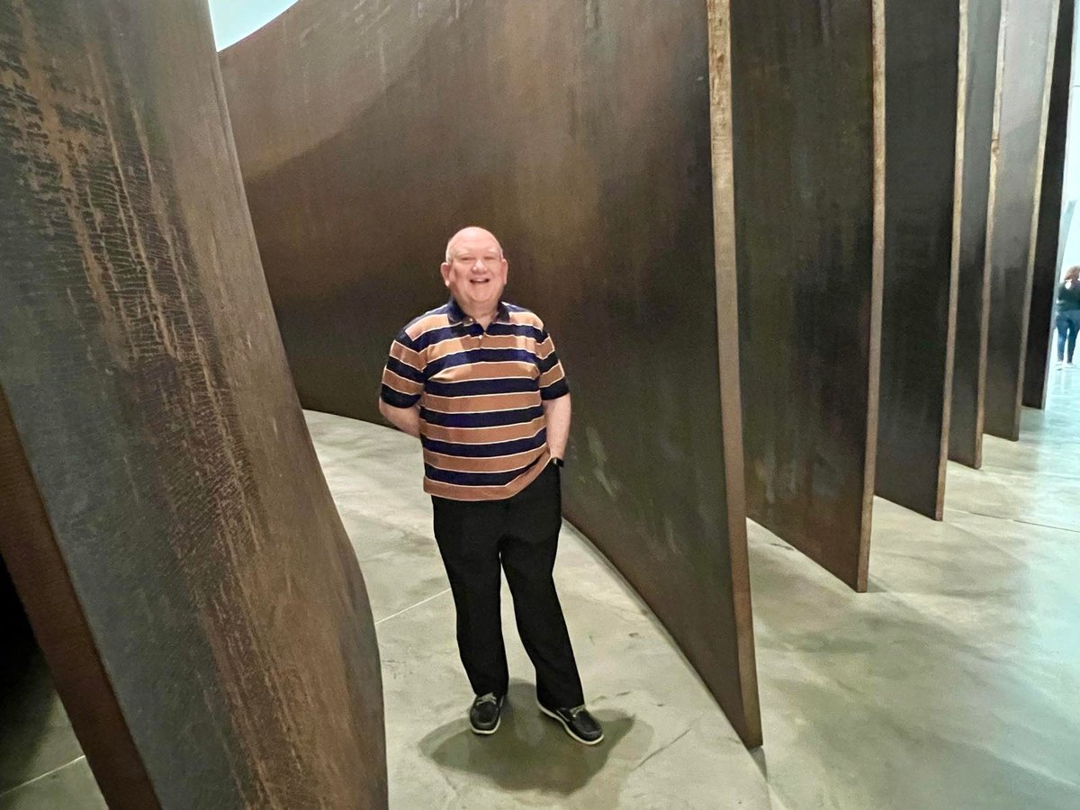 The author amongst one of Serra’s gigantic masterpieces.