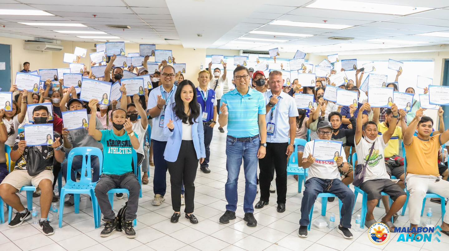 Malabon residents awarded lots