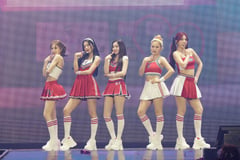 Red Velvet reunites as OT5 for 10th anniversary fancon in Manila