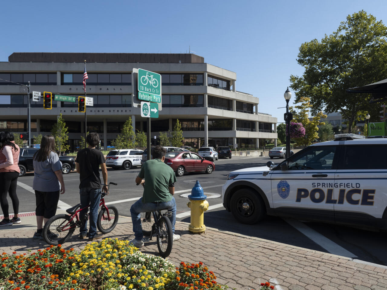 Town gets 33 hoax bomb threats over migrant conspiracies 