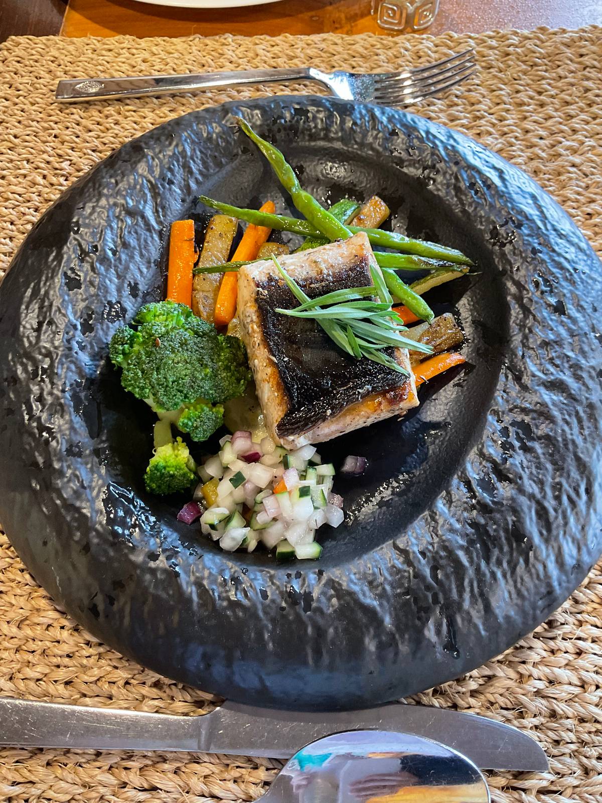 HERB crust tanigue fillet