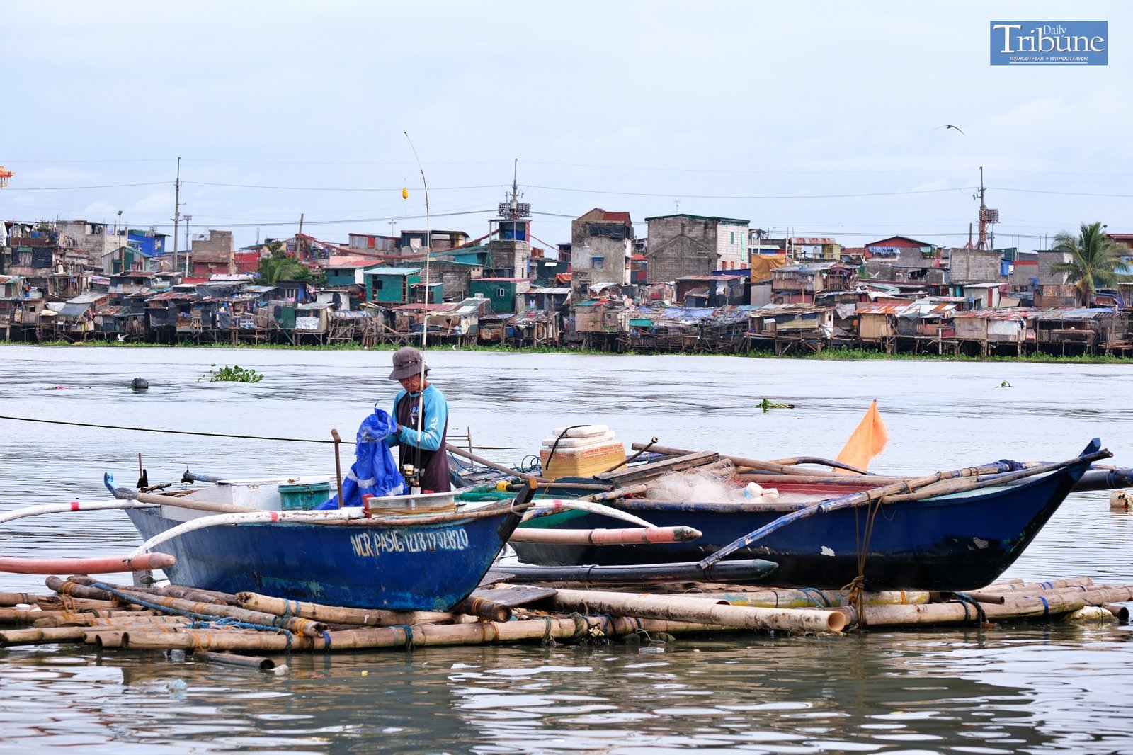 TRIBUNE-fishingboat