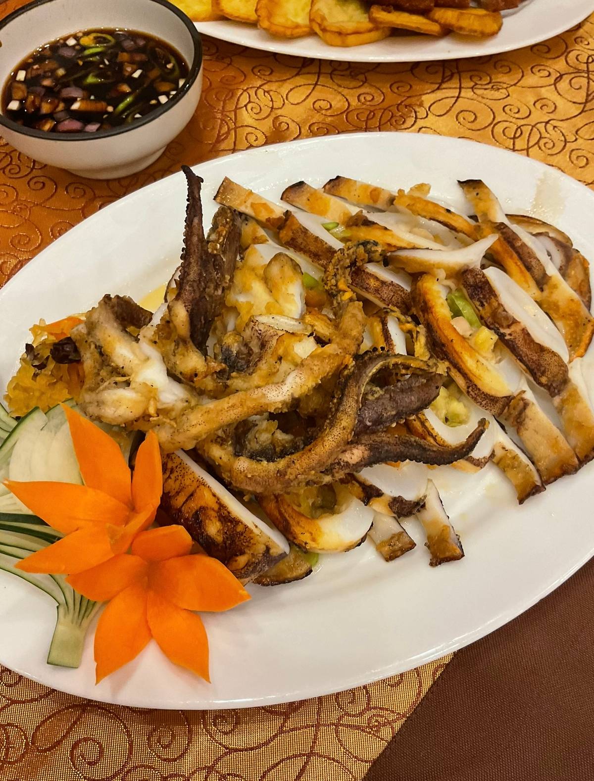 INIHAW na pusit