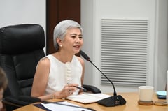 Lacuna fetes city administrator